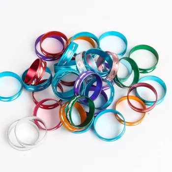 100 vienetų mados didmeninės juvelyrikos partijos paprastu būdu mišrios spalvos stiliaus aliuminio žiedas (spalva: įvairių spalvų)